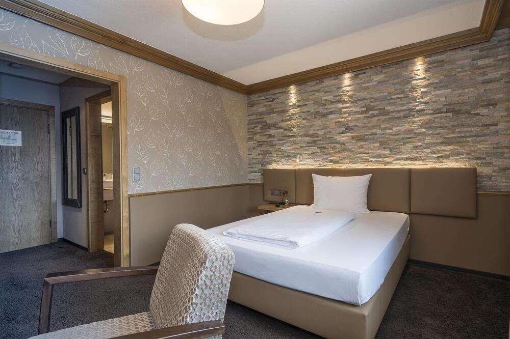 Hotel & Restaurant Becher Donzdorf Bilik gambar